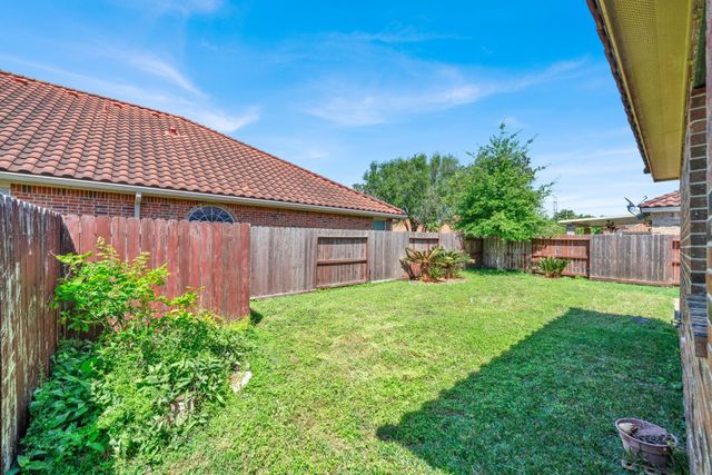 3 Spyglass Court, Houston, TX 77064