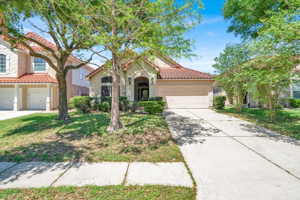 3 Spyglass Court, Houston, TX 77064