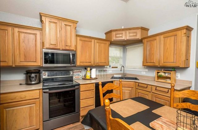 2105 E HUNTERS GLEN, Wichita Falls, TX 76306