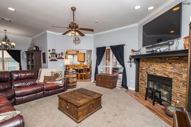 2105 E HUNTERS GLEN, Wichita Falls, TX 76306