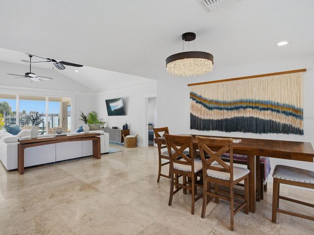 1028 79TH STREET S, St Petersburg, FL 33707