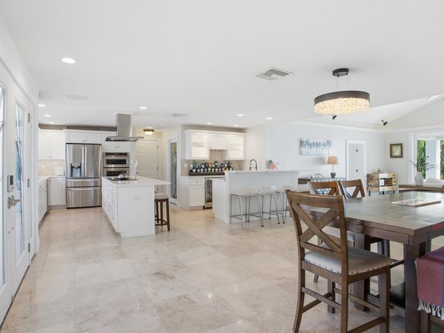 1028 79TH STREET S, St Petersburg, FL 33707