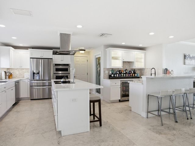 1028 79TH STREET S, St Petersburg, FL 33707