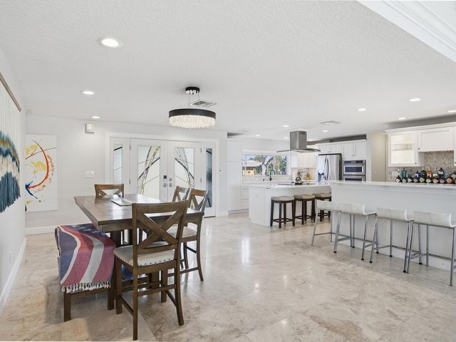 1028 79TH STREET S, St Petersburg, FL 33707