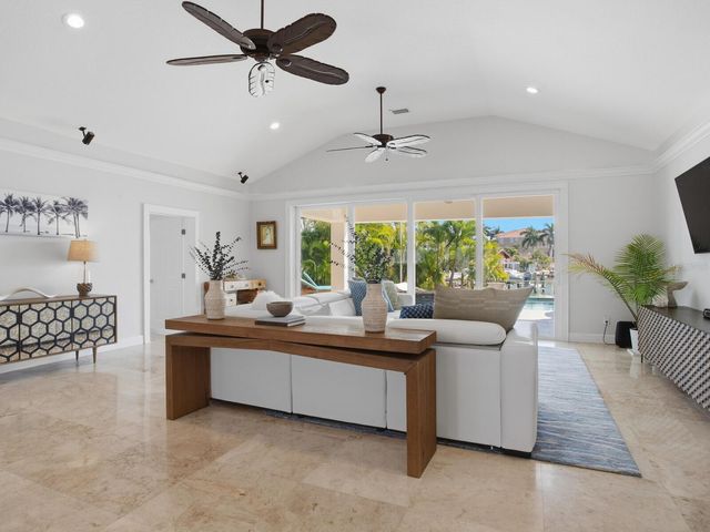 1028 79TH STREET S, St Petersburg, FL 33707