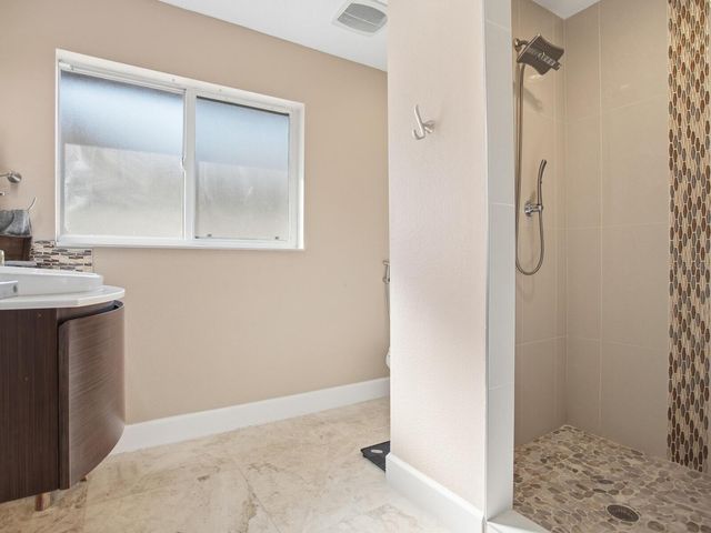 1028 79TH STREET S, St Petersburg, FL 33707