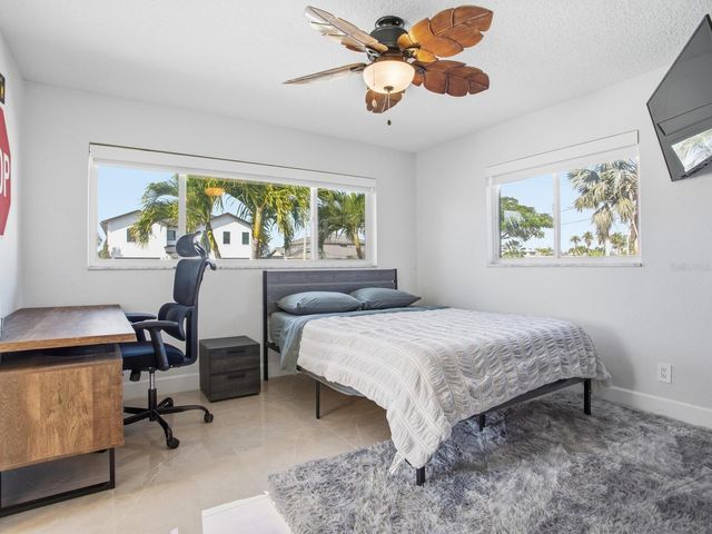 1028 79TH STREET S, St Petersburg, FL 33707