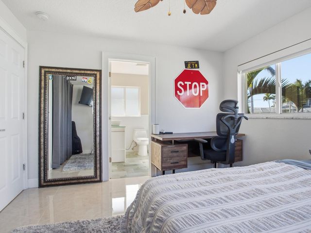 1028 79TH STREET S, St Petersburg, FL 33707