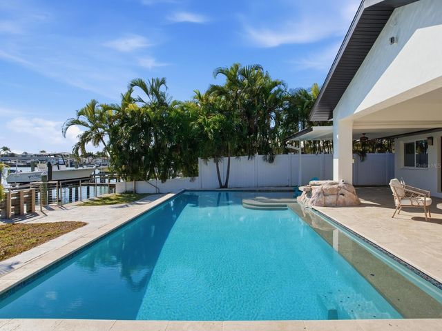 1028 79TH STREET S, St Petersburg, FL 33707