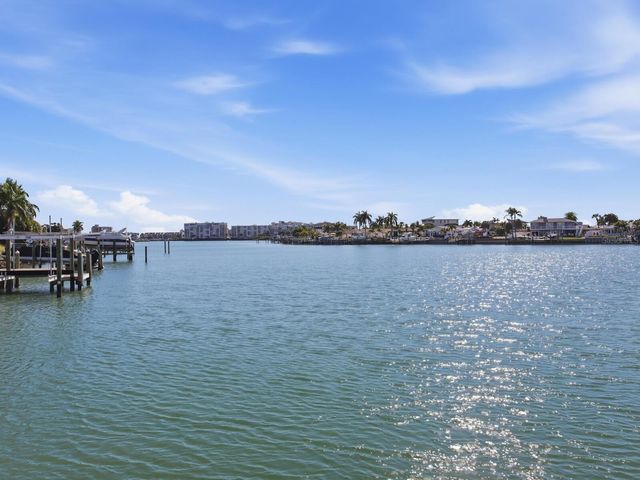 1028 79TH STREET S, St Petersburg, FL 33707