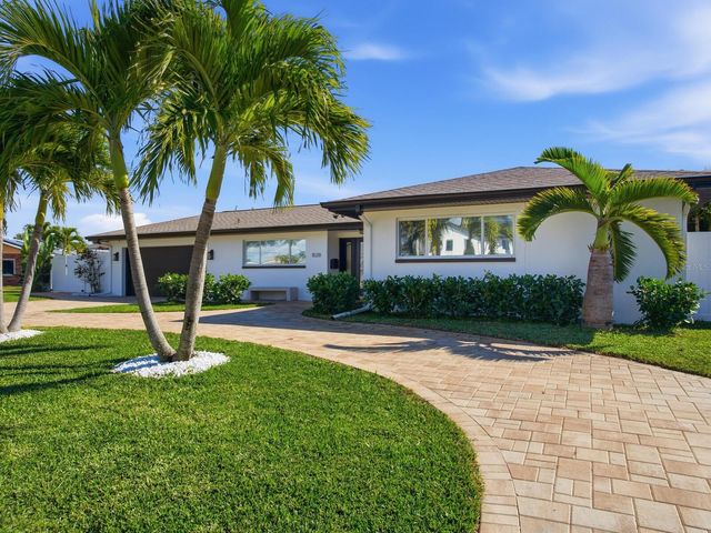 1028 79TH STREET S, St Petersburg, FL 33707