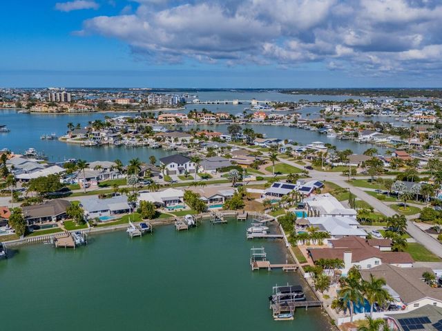 1028 79TH STREET S, St Petersburg, FL 33707