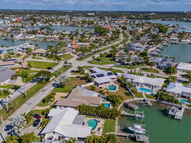 1028 79TH STREET S, St Petersburg, FL 33707