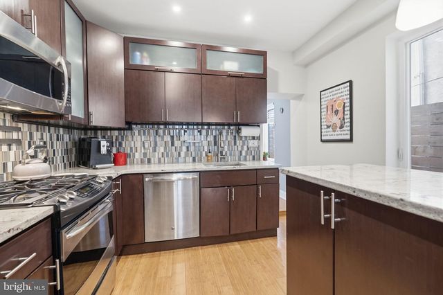 2233 BAINBRIDGE ST, Philadelphia, PA 19146
