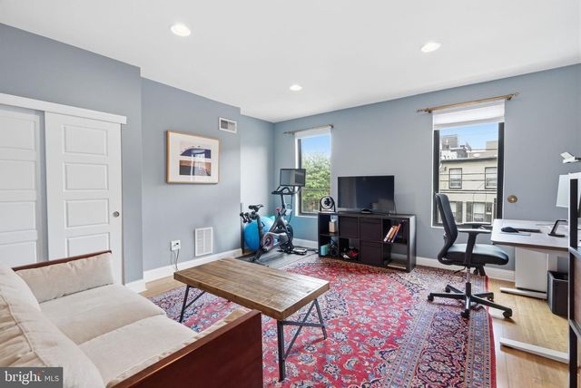 2233 BAINBRIDGE ST, Philadelphia, PA 19146