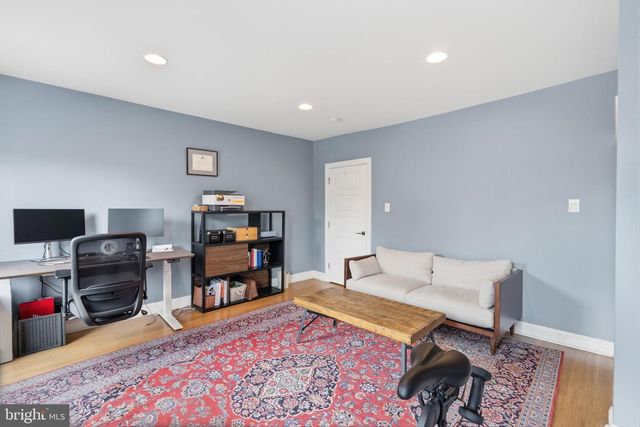 2233 BAINBRIDGE ST, Philadelphia, PA 19146