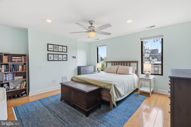 2233 BAINBRIDGE ST, Philadelphia, PA 19146