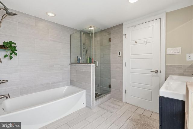 2233 BAINBRIDGE ST, Philadelphia, PA 19146