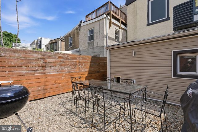 2233 BAINBRIDGE ST, Philadelphia, PA 19146
