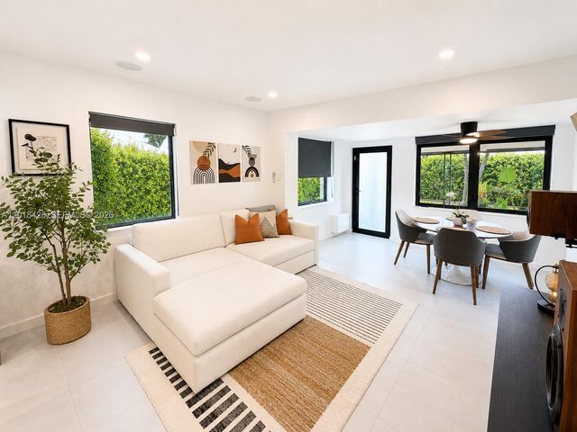 228 SW 22nd St, Fort Lauderdale, FL 33315
