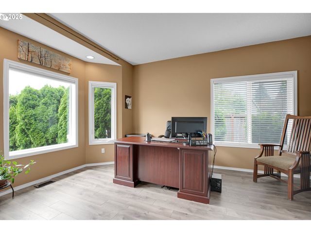 620 BARBARY Ct, Gladstone, OR 97027