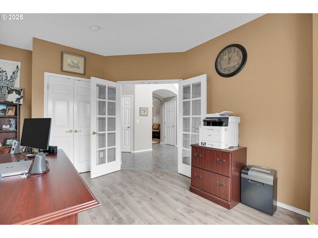 620 BARBARY Ct, Gladstone, OR 97027