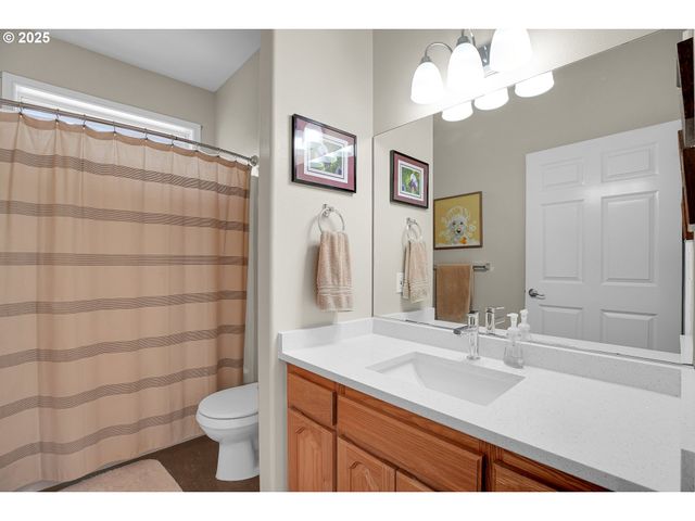 620 BARBARY Ct, Gladstone, OR 97027