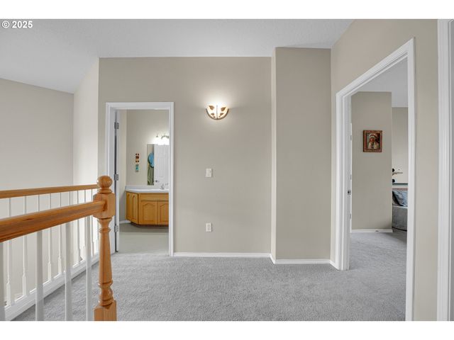 620 BARBARY Ct, Gladstone, OR 97027