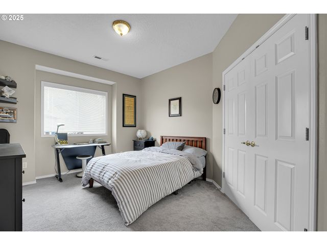 620 BARBARY Ct, Gladstone, OR 97027