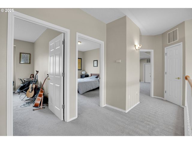 620 BARBARY Ct, Gladstone, OR 97027