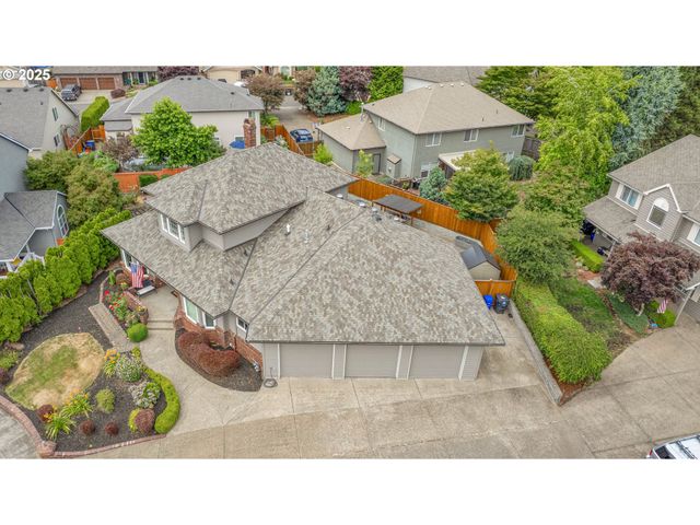 620 BARBARY Ct, Gladstone, OR 97027