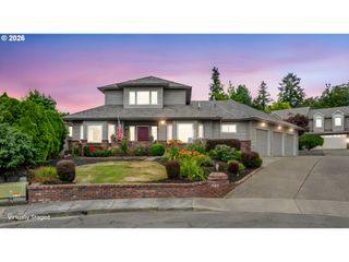 620 BARBARY Ct, Gladstone, OR 97027