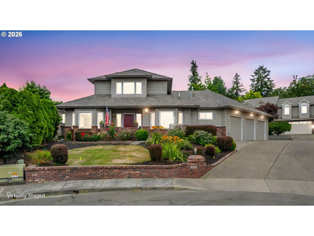 620 BARBARY Ct, Gladstone, OR 97027