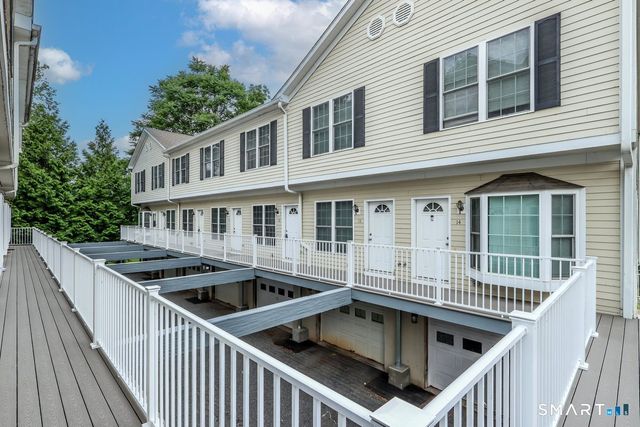 18 Wishing Well Lane 18, New Milford, CT 06776