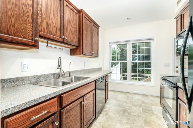 18 Wishing Well Lane 18, New Milford, CT 06776