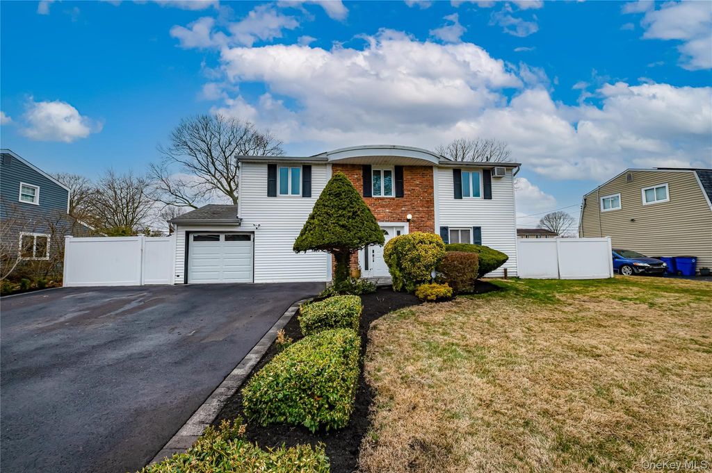 32 Imperial Drive, Selden, NY 11784