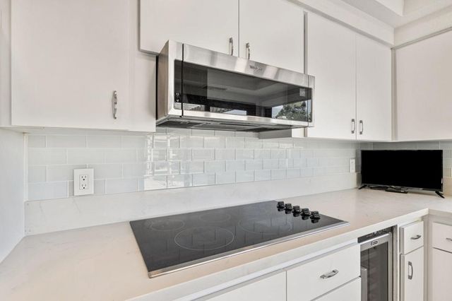 23 Tennis Club Drive, Rancho Mirage, CA 92270
