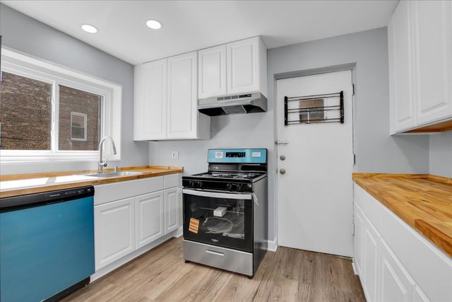 7351 N Ridge Boulevard 1A, Chicago, IL 60645