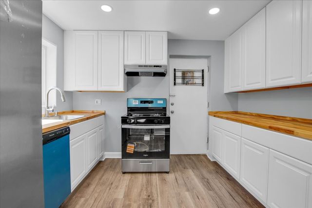 7351 N Ridge Boulevard 1A, Chicago, IL 60645