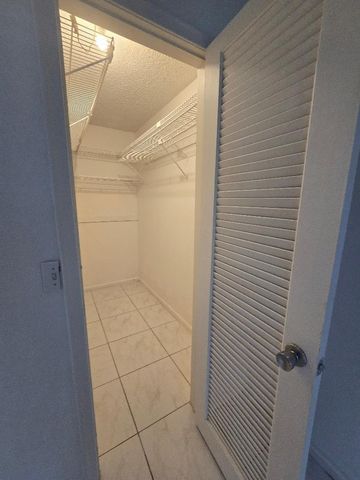 227 Kent N, West Palm Beach, FL 33417