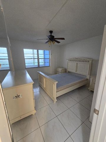 227 Kent N, West Palm Beach, FL 33417