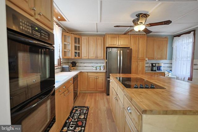 310 W LUDLOW ST, Summit Hill, PA 18250