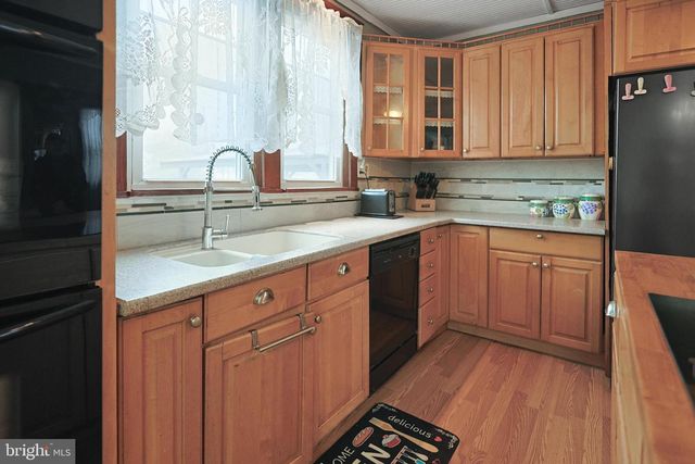 310 W LUDLOW ST, Summit Hill, PA 18250