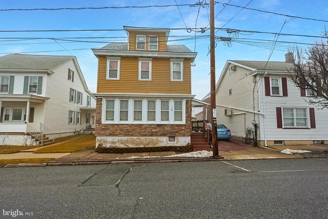 310 W LUDLOW ST, Summit Hill, PA 18250