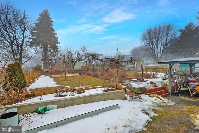 310 W LUDLOW ST, Summit Hill, PA 18250