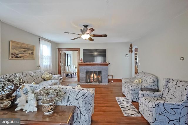 310 W LUDLOW ST, Summit Hill, PA 18250