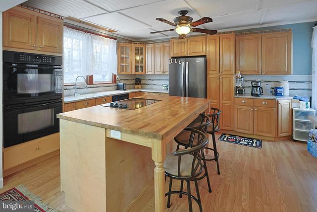 310 W LUDLOW ST, Summit Hill, PA 18250