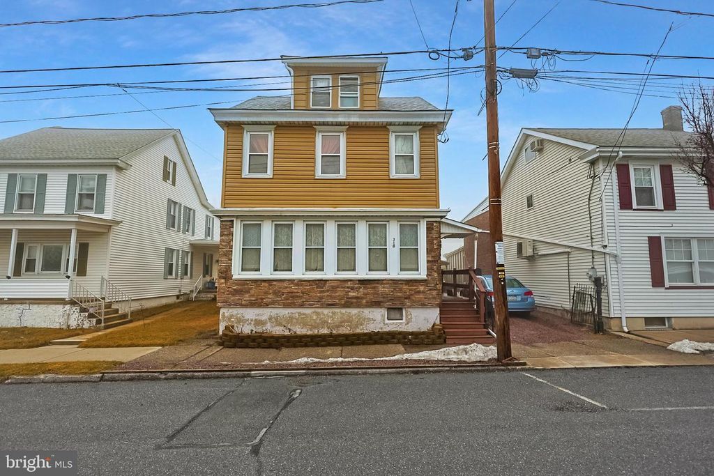 310 W LUDLOW ST, Summit Hill, PA 18250