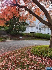 28 Mallard Court, Englewood, NJ 07631