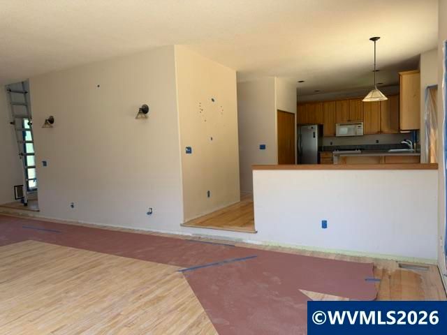 38266 E Knieriem Rd, Corbett, OR 97019